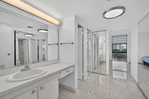 20301 W Country Club Dr, Aventura, FL 33180 - Photo 9