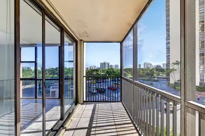 20301 W Country Club Drive #523, Aventura, FL 33180 - Photo 23