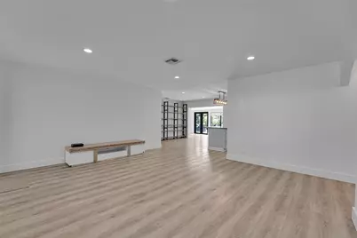 956 SE 10th Court, Pompano Beach, FL 33060 - Photo 7