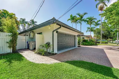 956 SE 10th Court, Pompano Beach, FL 33060 - Photo 3