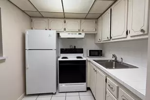 228 Northampton L, West Palm Beach, FL 33417 - Photo 5
