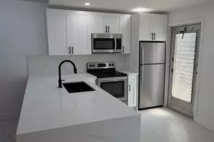 2161 NE 1st Ct, Boynton Beach, FL 33435 - Photo 3