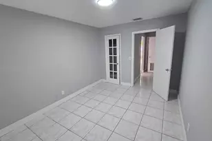 1870 NE 161st St, North Miami Beach, FL 33162 - Photo 5