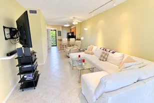 2230 N Cypress Bend Dr, Pompano Beach, FL 33069 - Photo 9