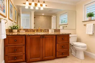 20 Colonial Club Dr, Boynton Beach, FL 33435 - Photo 9