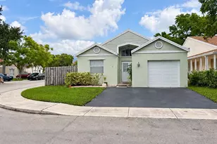 138 SW 159th Way, Sunrise, FL 33326 - Photo 3