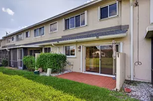 2047 Discovery Cir E, Deerfield Beach, FL 33442 - Photo 15