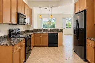 4730 S Prive Cir, Delray Beach, FL 33445 - Photo 5