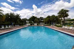 575 Oaks Ln, Pompano Beach, FL 33069 - Photo 25