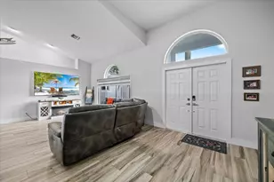 264 Malibu Cir, Greenacres, FL 33413 - Photo 3