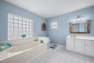 264 Malibu Cir, Greenacres, FL 33413 - Photo 23