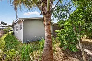 6351 SW 10th Ct, North Lauderdale, FL 33068 - Photo 23
