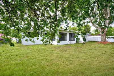810 Wyoming Avenue, Fort Lauderdale, FL 33312 - Photo 13