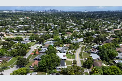 810 Wyoming Avenue, Fort Lauderdale, FL 33312 - Photo 9