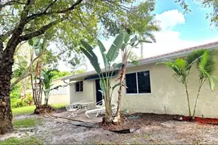 400 SW Natura Ave, Deerfield Beach, FL 33441 - Photo 5
