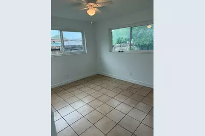 160 NW 43rd Court #E, Oakland Park, FL 33309 - Photo 5