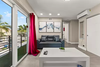 324 Roosevelt Street, Hollywood, FL  - Photo 23