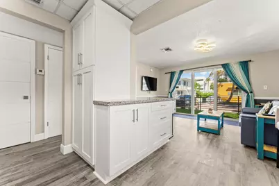 324 Roosevelt Street, Hollywood, FL  - Photo 17