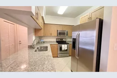 6530 Emerald Dunes Drive, West Palm Beach, FL 33411 - Photo 3