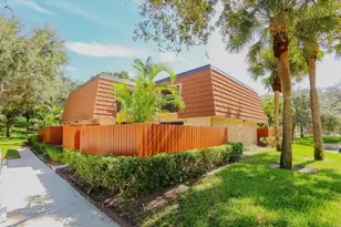 3054 30th Ct, Jupiter, FL 33477 - Photo 3