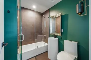 1040 Biscayne Blvd, Miami, FL 33132 - Photo 11