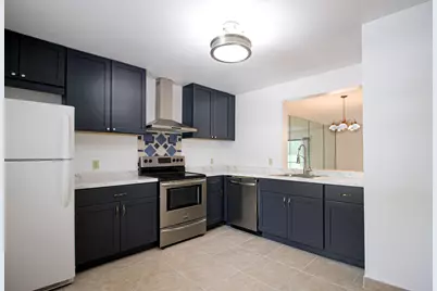 105 Lakeview Drive E, Royal Palm Beach, FL 33411 - Photo 3