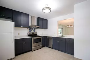 105 Lakeview Dr E, Royal Palm Beach, FL 33411 - Photo 3