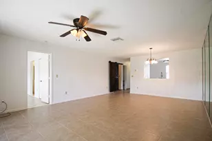 105 Lakeview Dr E, Royal Palm Beach, FL 33411 - Photo 5