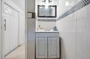 1023 N 25th Ave, Hollywood, FL 33020 - Photo 9