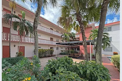 4800 Hollywood Boulevard #1F, Hollywood, FL 33021 - Photo 5