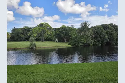 1004 Newport G #1004, Deerfield Beach, FL 33442 - Photo 3