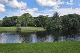 1004 Newport G, Deerfield Beach, FL 33442 - Photo 3