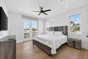 310 SE 9th Ct, Pompano Beach, FL 33060 - Photo 1