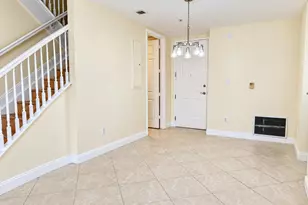 2633 NE 14th Ave, Wilton Manors, FL 33334 - Photo 9