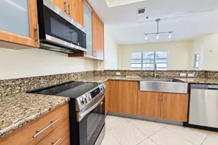 2633 NE 14th Ave, Wilton Manors, FL 33334 - Photo 15