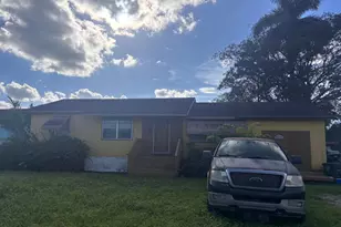 530 SE 4th St, Belle Glade, FL 33430 - Photo 1