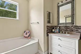 1086 NW Leonardo Cir, Port Saint Lucie, FL 34986 - Photo 27