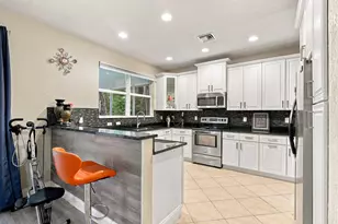 1086 NW Leonardo Cir, Port Saint Lucie, FL 34986 - Photo 15