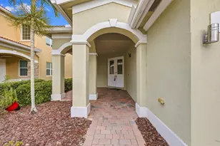 1086 NW Leonardo Cir, Port Saint Lucie, FL 34986 - Photo 3