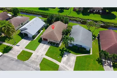 1435 S Summit Run Circle, West Palm Beach, FL 33415 - Photo 35