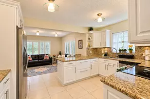 808 E Cypress Ln, Pompano Beach, FL 33069 - Photo 5
