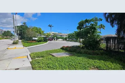 800 W Horizons W #104, Boynton Beach, FL 33435 - Photo 1