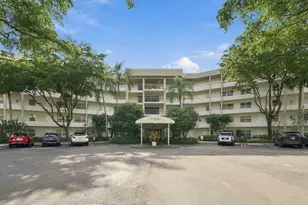 3980 Oaks Clubhouse Dr, Pompano Beach, FL 33069 - Photo 17
