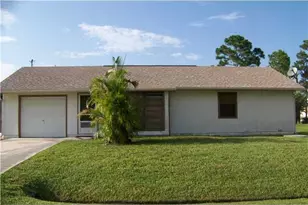 541 SW Duxbury Ave, Port Saint Lucie, FL 34983 - Photo 1