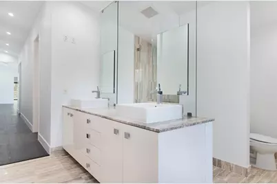 26 SE 10th Avenue, Fort Lauderdale, FL 33301 - Photo 37
