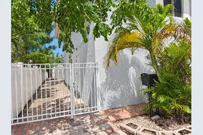 425 Nottingham Boulevard, West Palm Beach, FL 33405 - Photo 3