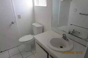 10466 Sunrise Lakes Blvd, Sunrise, FL 33322 - Photo 9