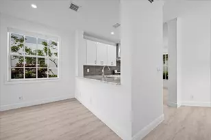 651 Castle Dr, Palm Beach Gardens, FL 33410 - Photo 15