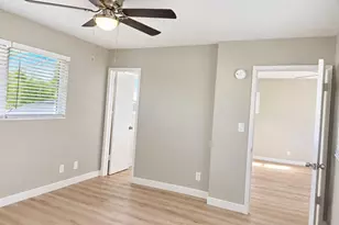 325 NW 25th St, Wilton Manors, FL 33311 - Photo 11