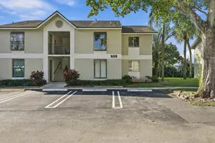717 Gardens Dr, Pompano Beach, FL 33069 - Photo 3
